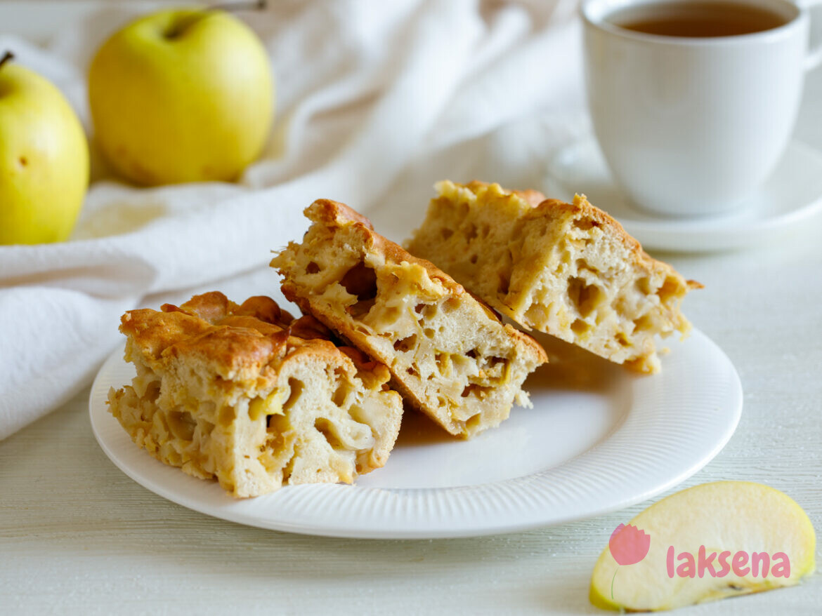 Ленивый яблочный пирог