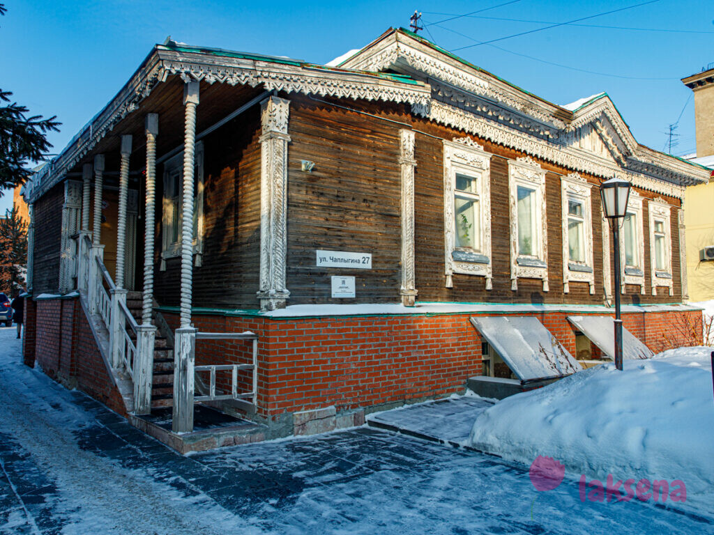 Дом по улице Чаплыгина 27 деревянное зодчество новосибирск