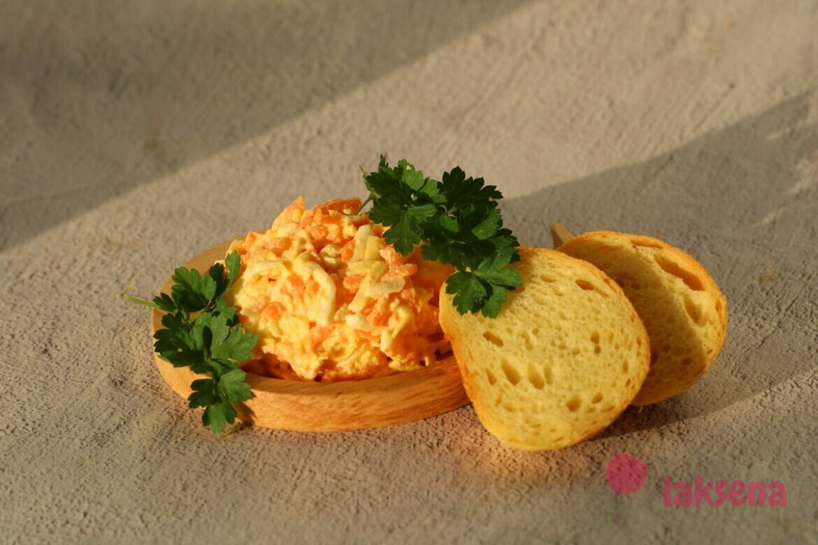 Французский салат с морковью и сыром