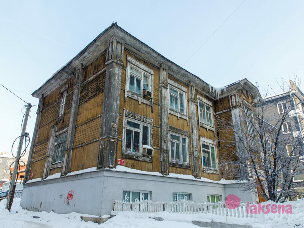 Дом по улице Коммунистическая 13 деревянное зодчество новосибирск