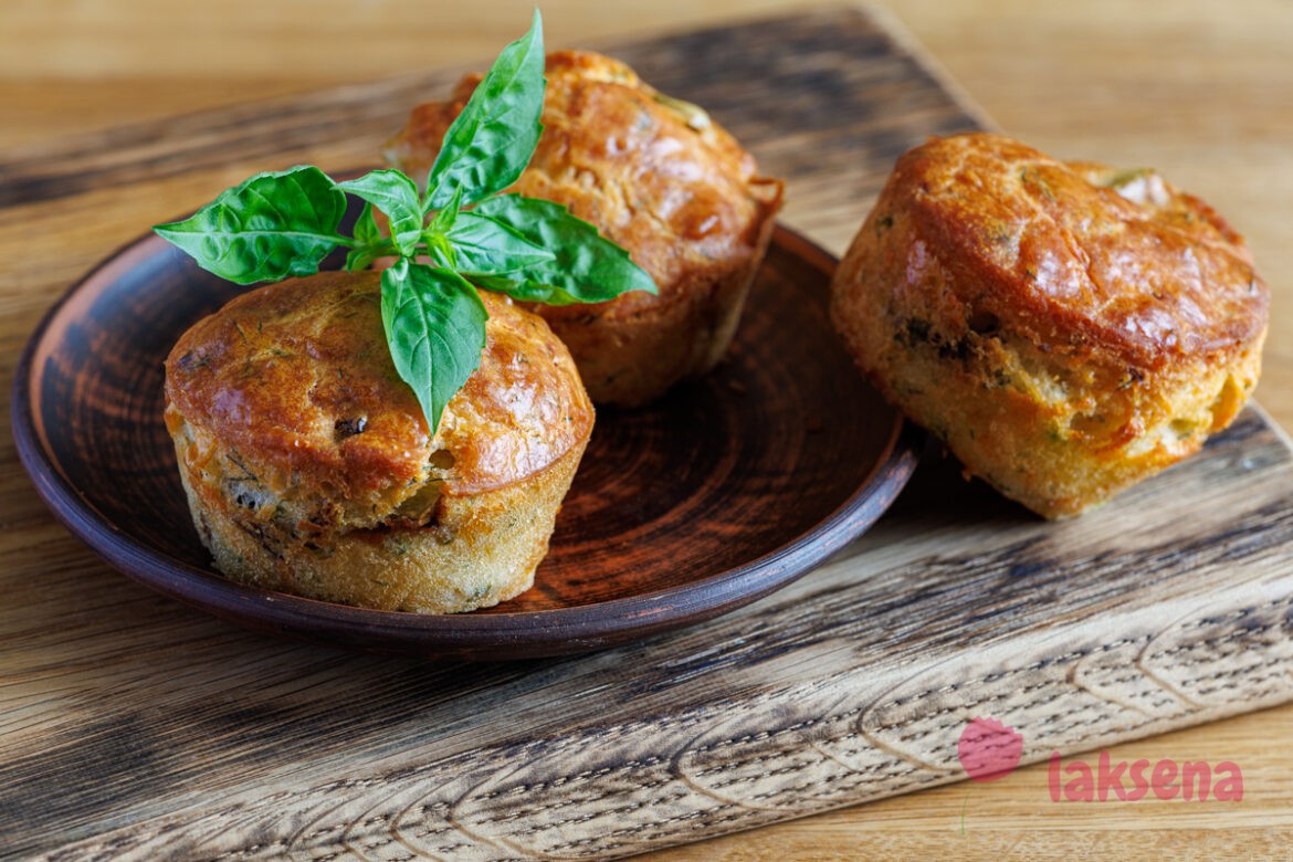 Кексы с цуккини и вялеными  томатами