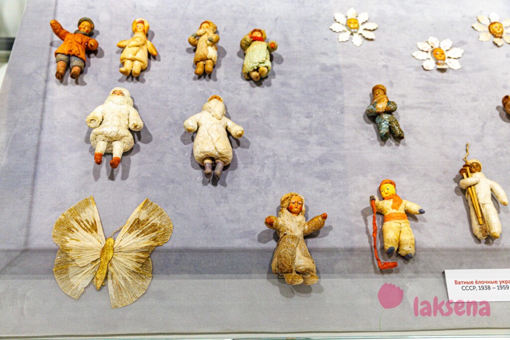Выставка елочных игрушек «Когда ёлка была большой»
