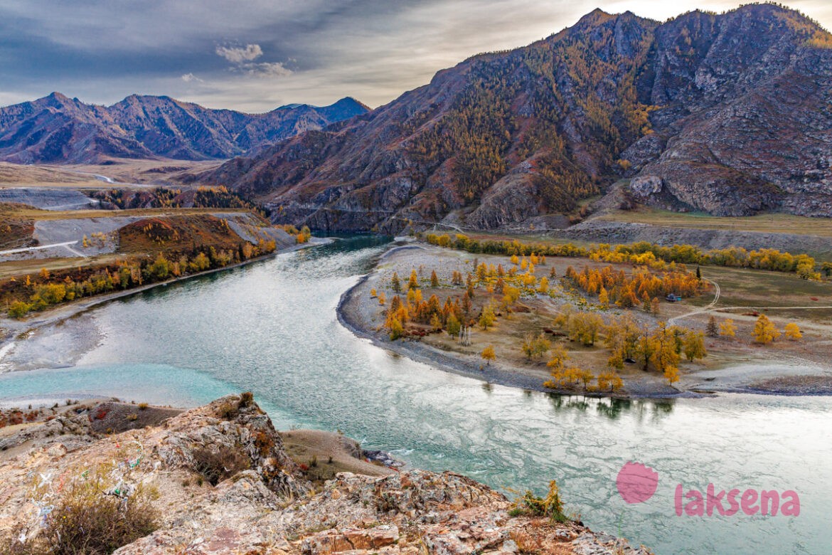 Слияние рек Катунь и Чуя