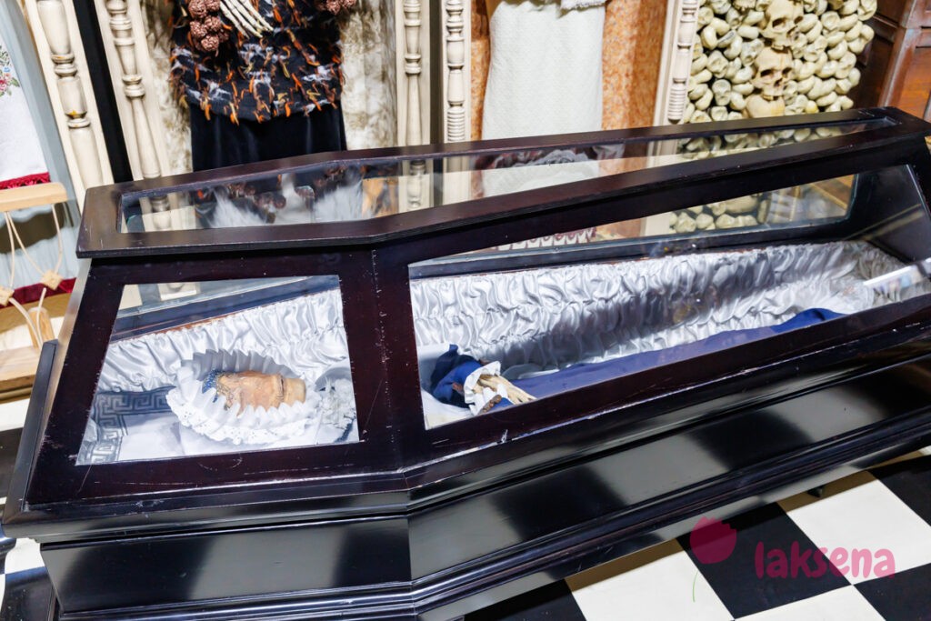Музей погребальной культуры. музей смерти Катакомбы капуцинов в Палермо, Италия