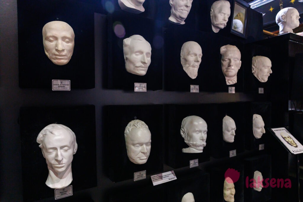 Музей погребальной культуры. музей смерти второй зал посмертные маски