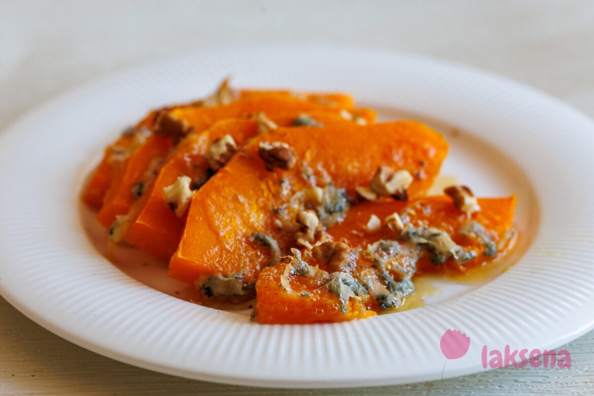 Запеченная тыква с горгонзолой и медом