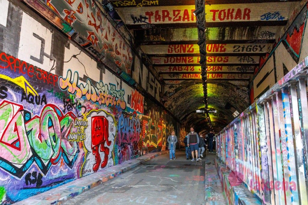 Leake Street arches графитти тоннель