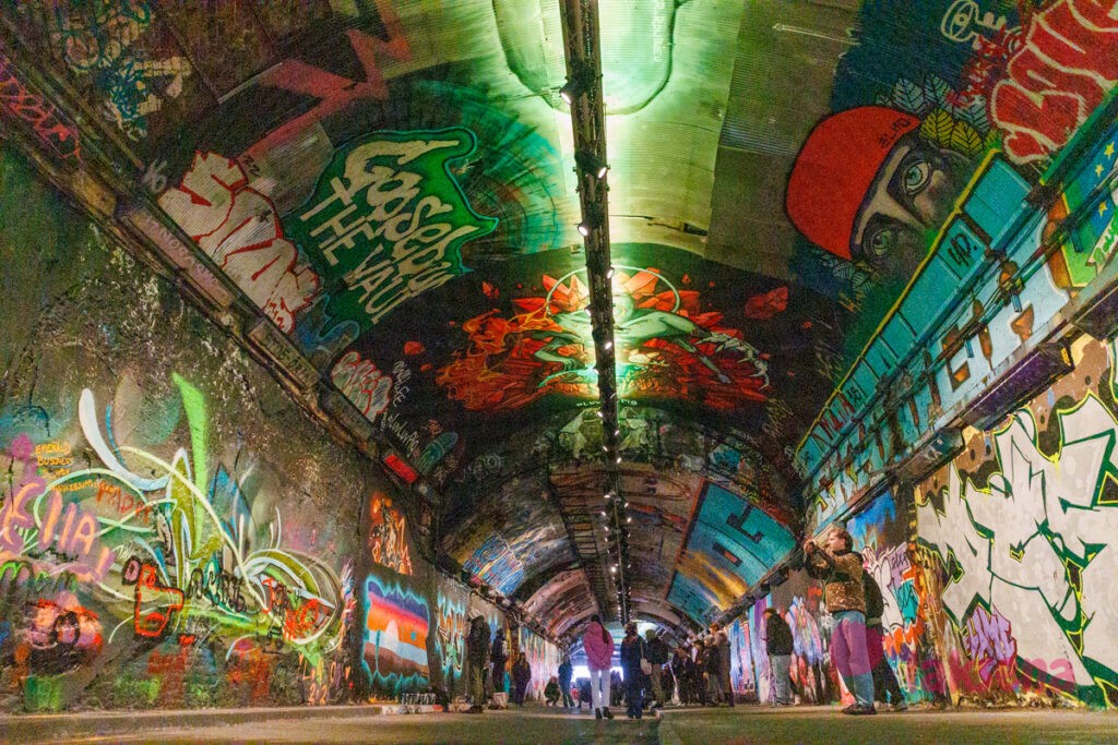 Leake Street arches графитти тоннель