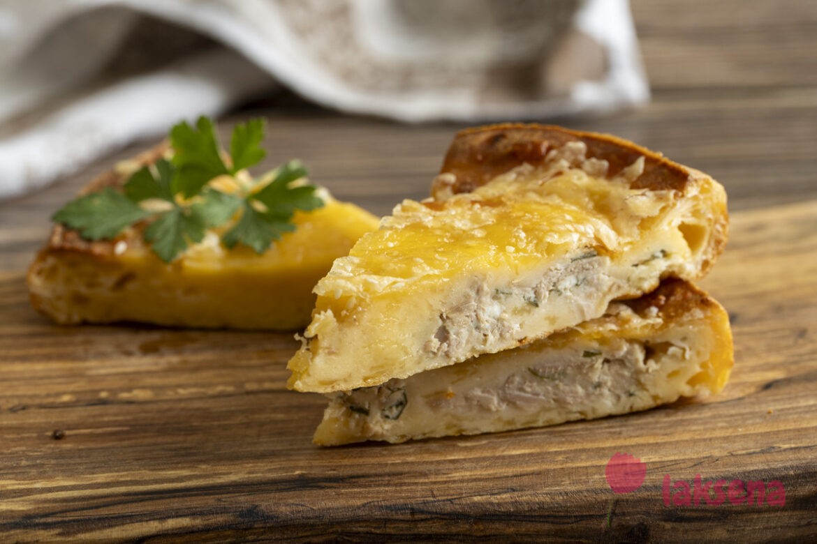Сырный пирог с тунцом