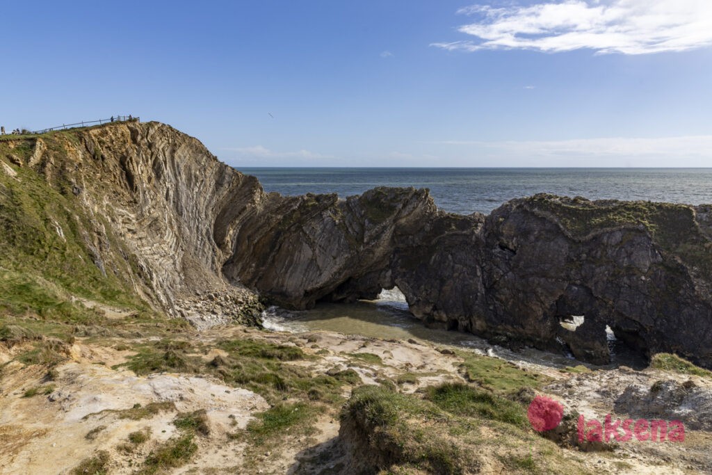Stair Hole (Лестничная дыра)