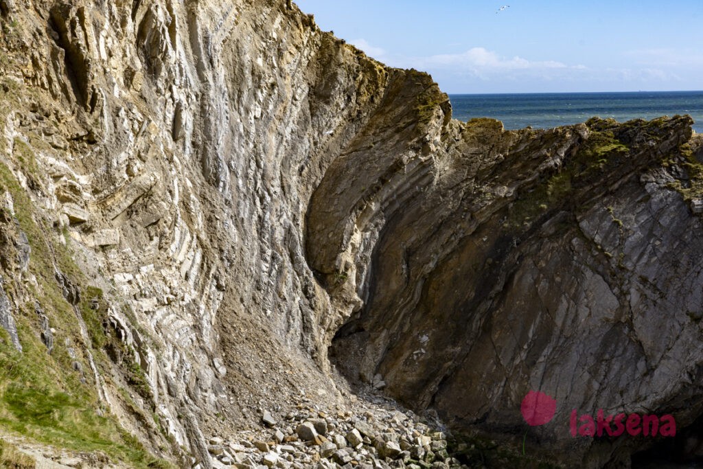 Stair Hole (Лестничная дыра)