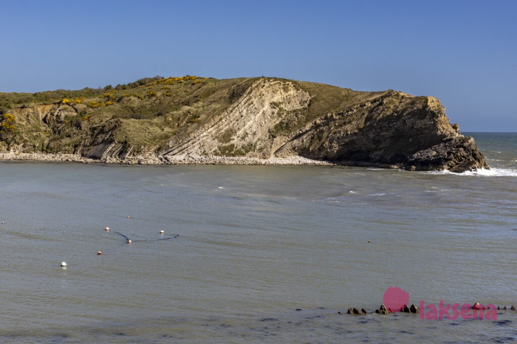 Бухта Лулворт (Lulworth Cove)