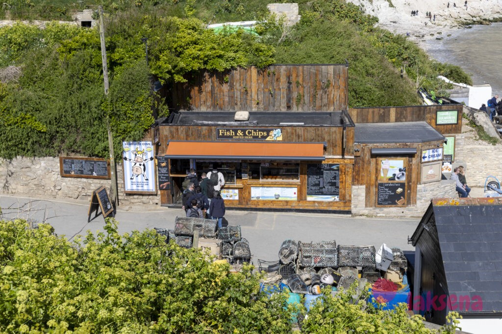 Бухта Лулворт (Lulworth Cove)