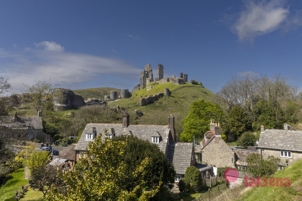 замок Корф касл (Corfe castle)
