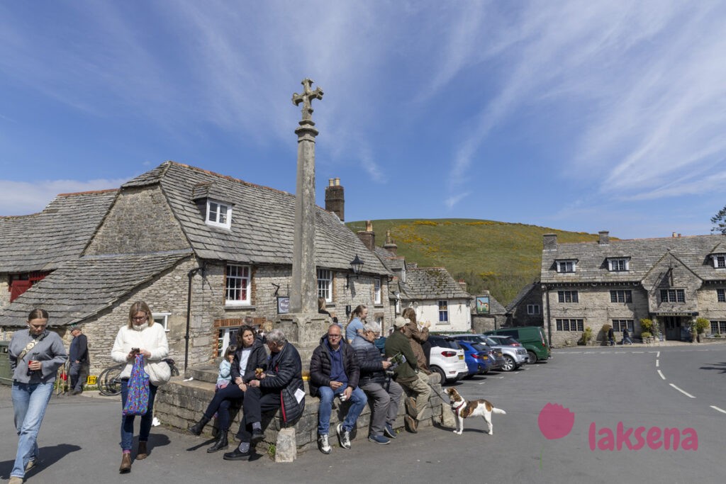 Деревня Корф касл (Corfe castle)