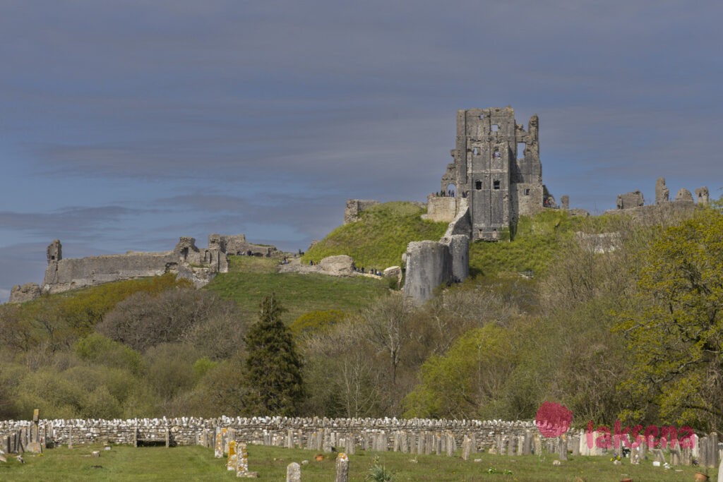 замок Корф касл (Corfe castle)