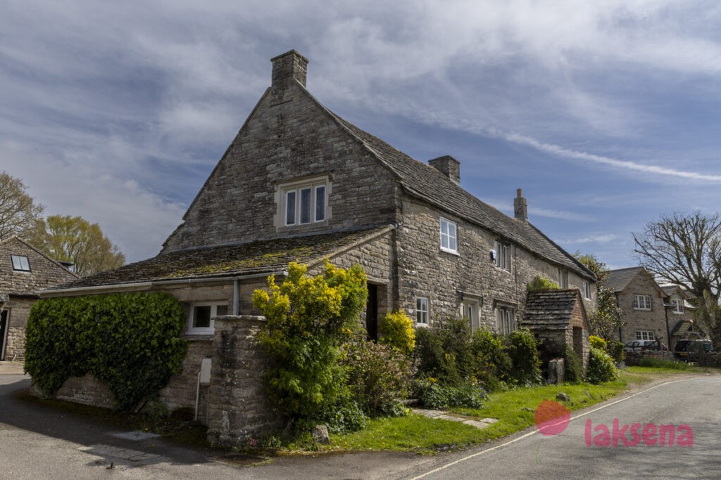 Деревня Корф касл (Corfe castle)