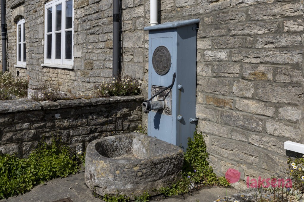 Деревня Корф касл (Corfe castle)