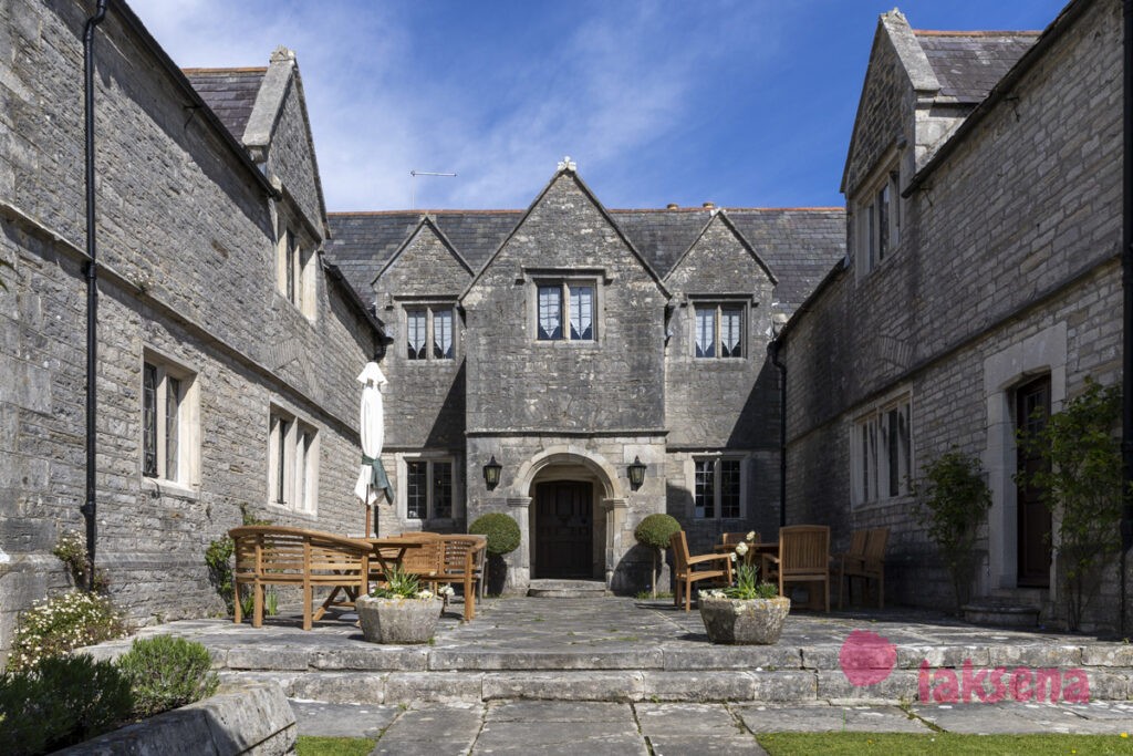 Деревня Корф касл (Corfe castle)