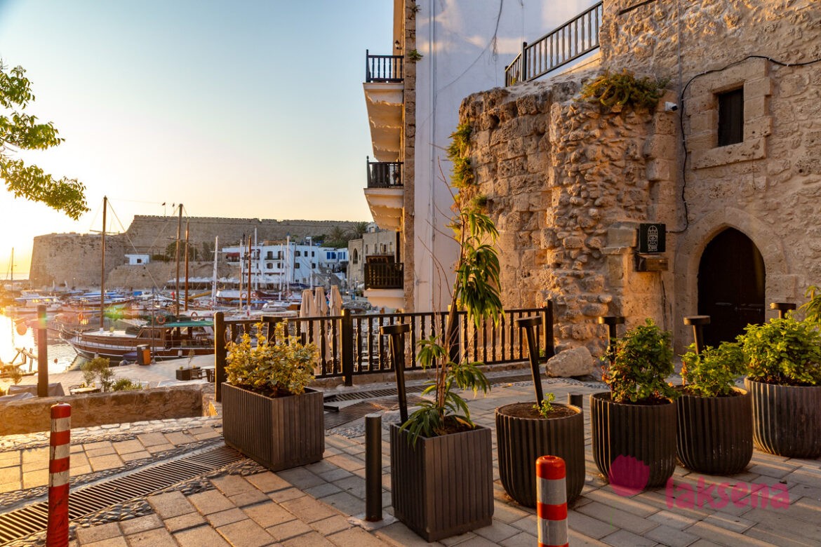 Крепостные стены Кирении