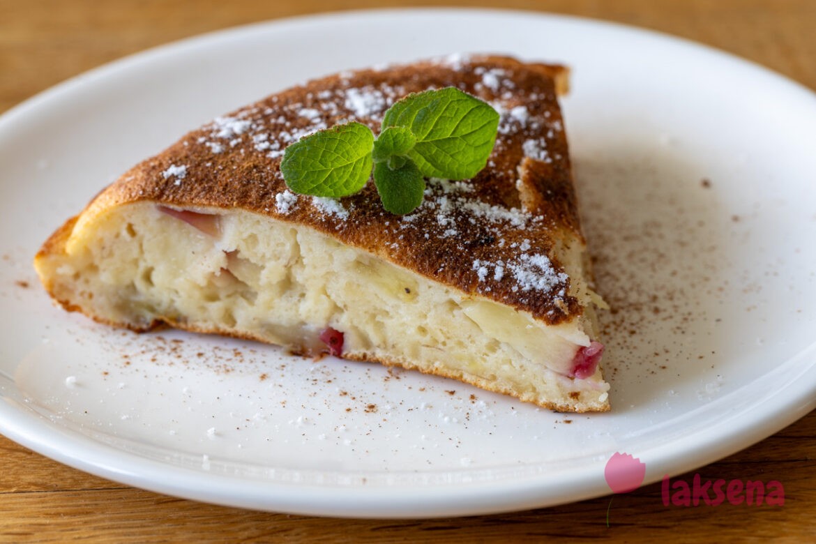 Омлет с яблоками и корицей