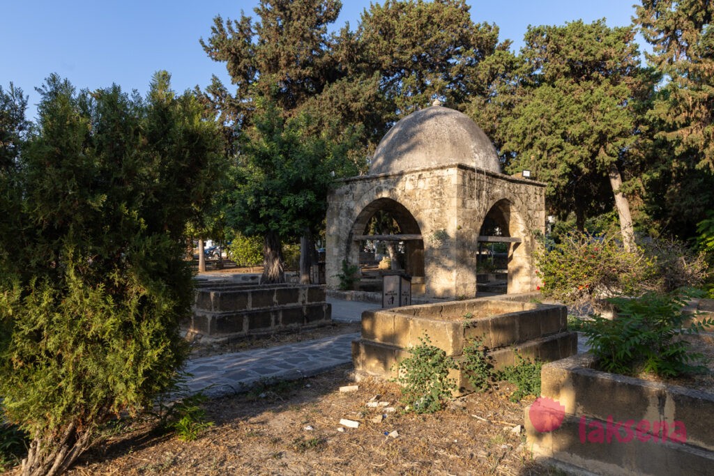 Старый город Кирении Древнее кладбище BALDOKEN