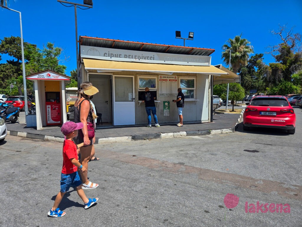 Старый город Кирении Древнее кладбище BALDOKEN