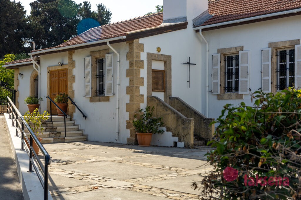 Старый город Кирении  Церковь Святого Андрея