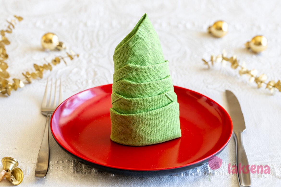 Как сделать елочку из салфеток