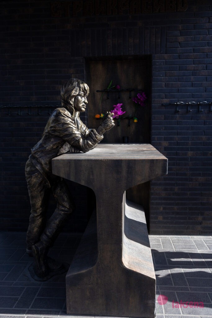 скульптура Виктора Цоя