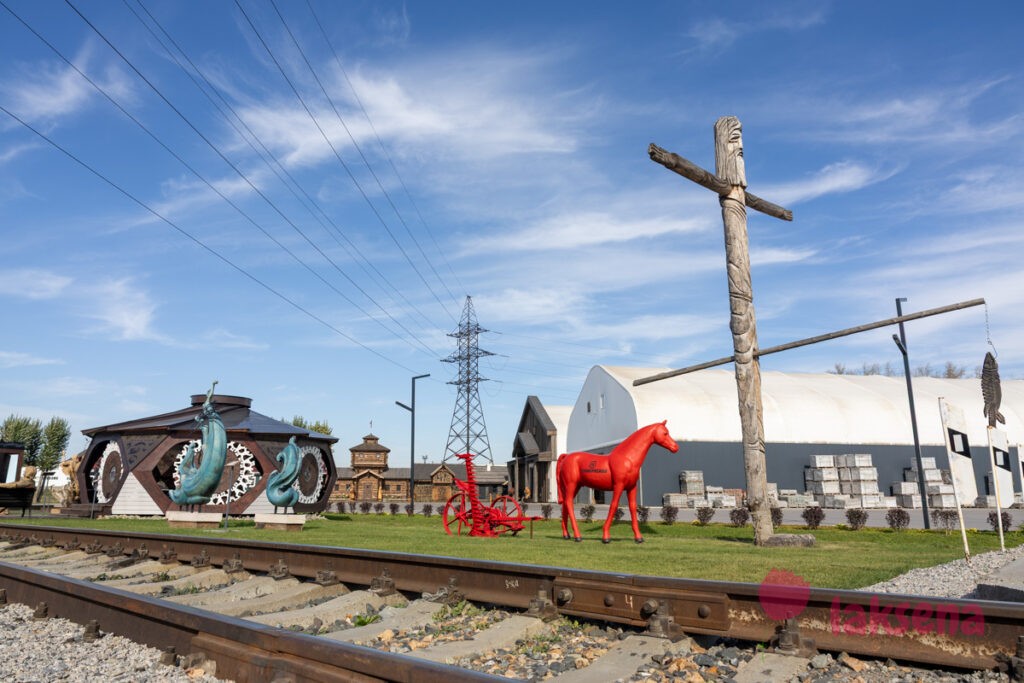 скульптуры Цой и группа Кино