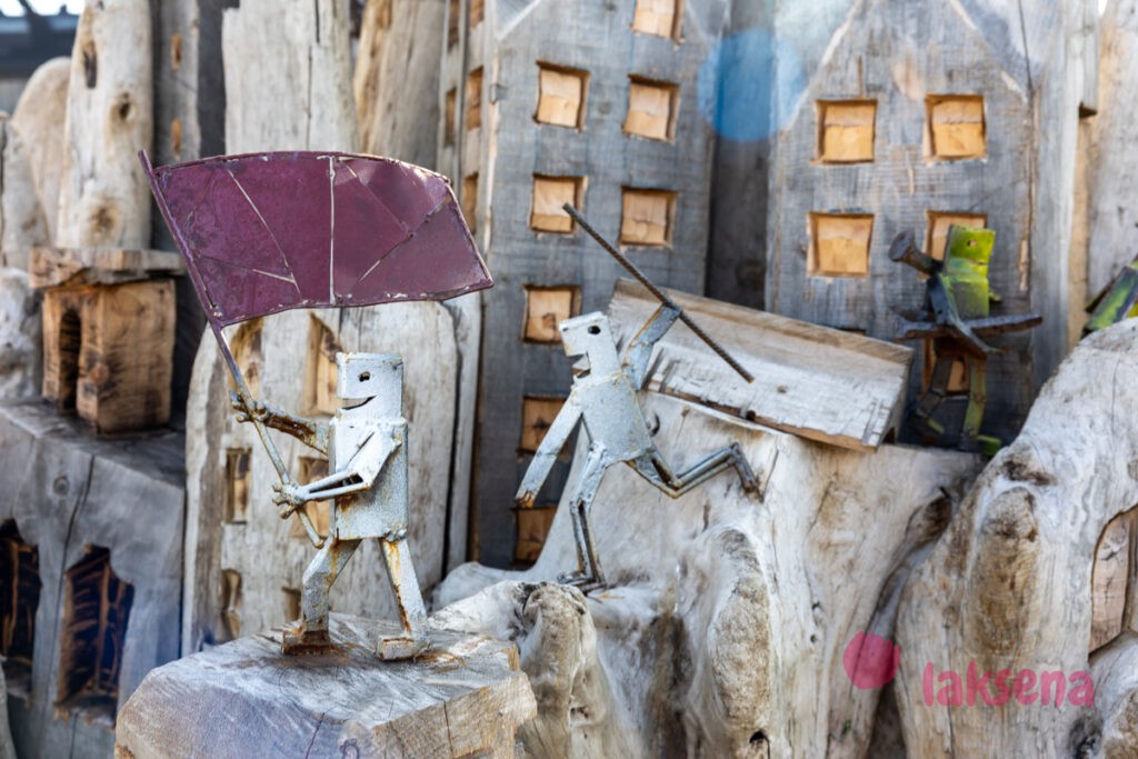 скульптуры Цой и группа Кино Муравейник