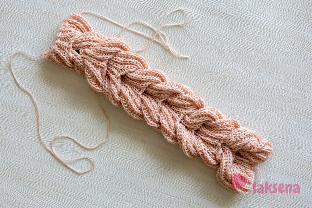 Повязка на голову спицами Пышная коса