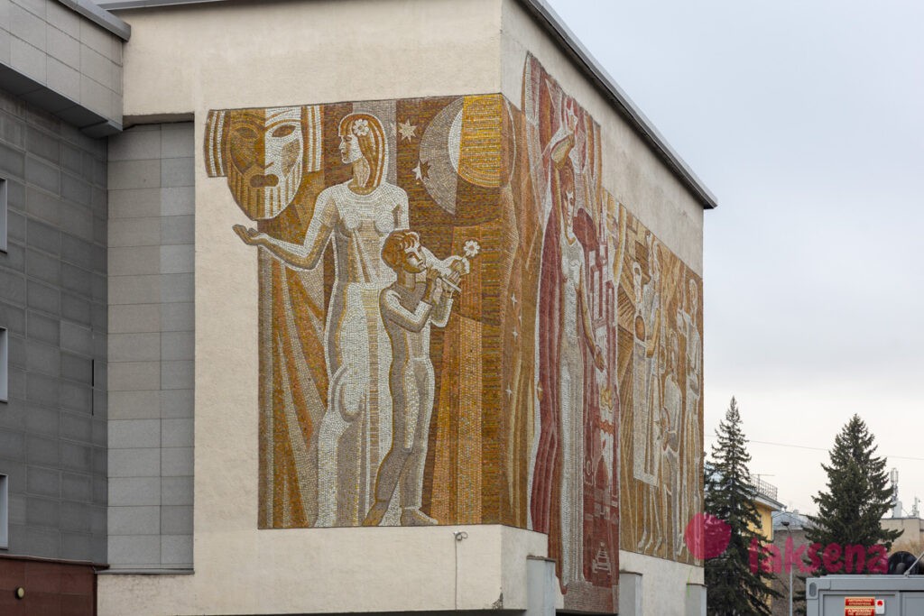 Мозаики в Барнауле Дары Алтая — Родине