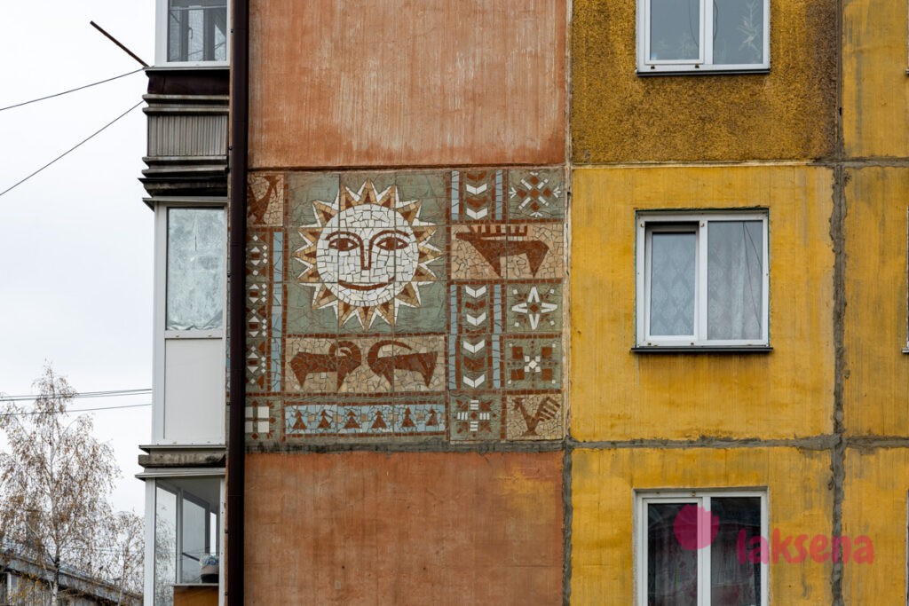 Мозаики на Молодежной