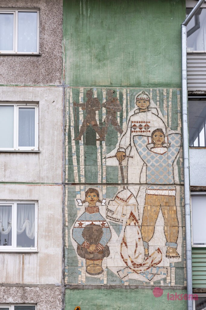 Мозаики на Молодежной