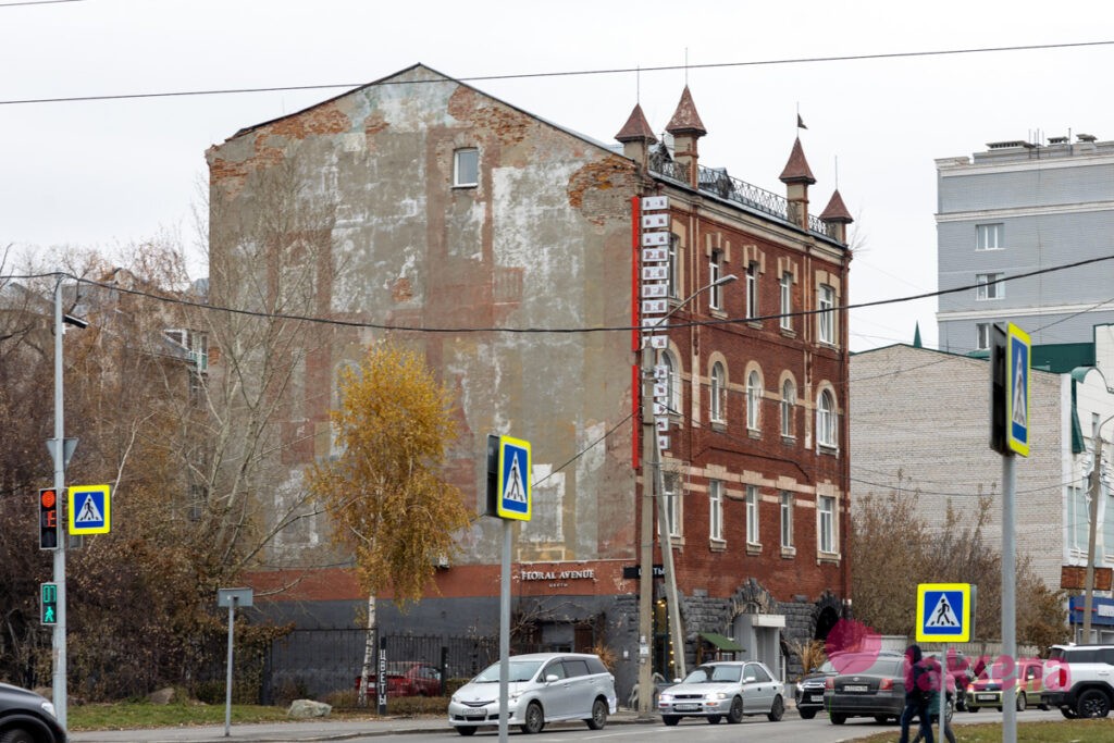 Старый город Барнаула, прогулка Доходный дом Аверина