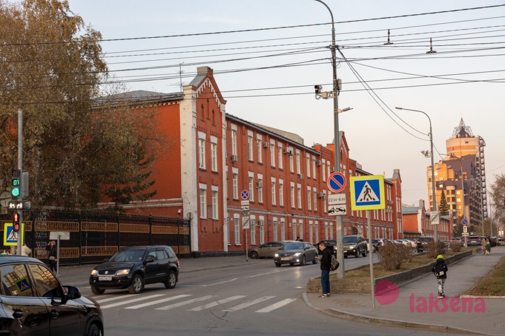 Ленинский проспект, Барнаул Казармы Барнаульского пехотного полка