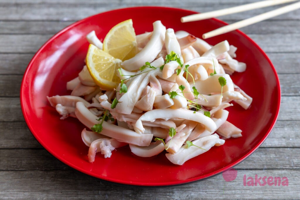 Кальмары, маринованные в масле