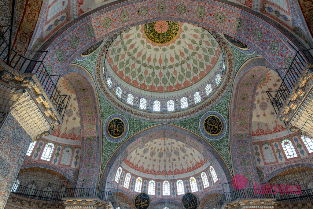 Новая Мечеть в Стамбуле (Йени-Джами; тур. Yeni Cami), Мечеть Валиде Султан