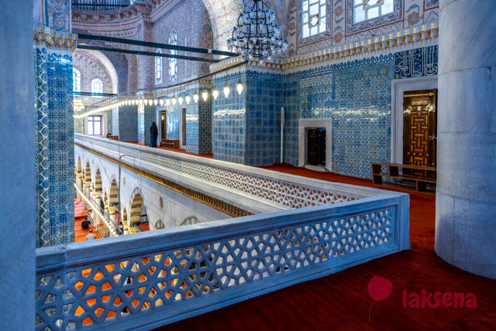 Новая Мечеть в Стамбуле (Йени-Джами; тур. Yeni Cami), Мечеть Валиде Султан